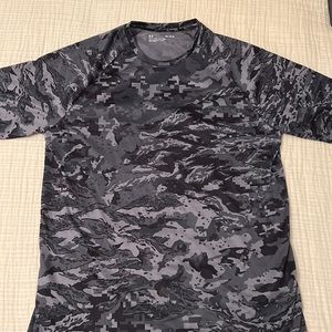 Men’s Loose Fit Camo Under Armour T Shirt